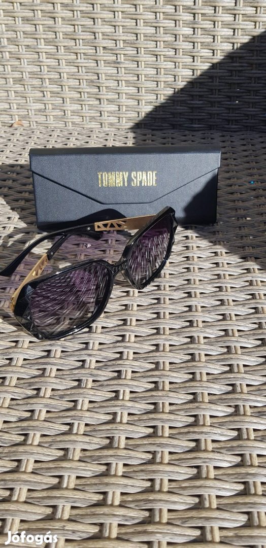 Tommy Spade napszemüveg