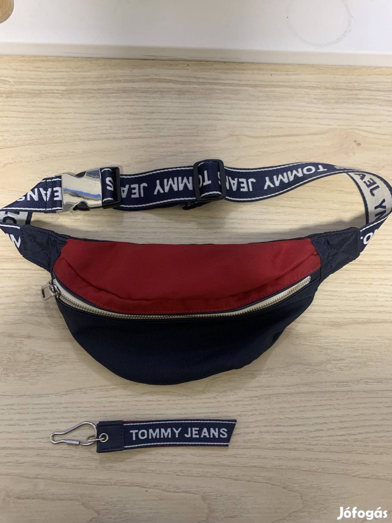 Tommy jeans övtáska