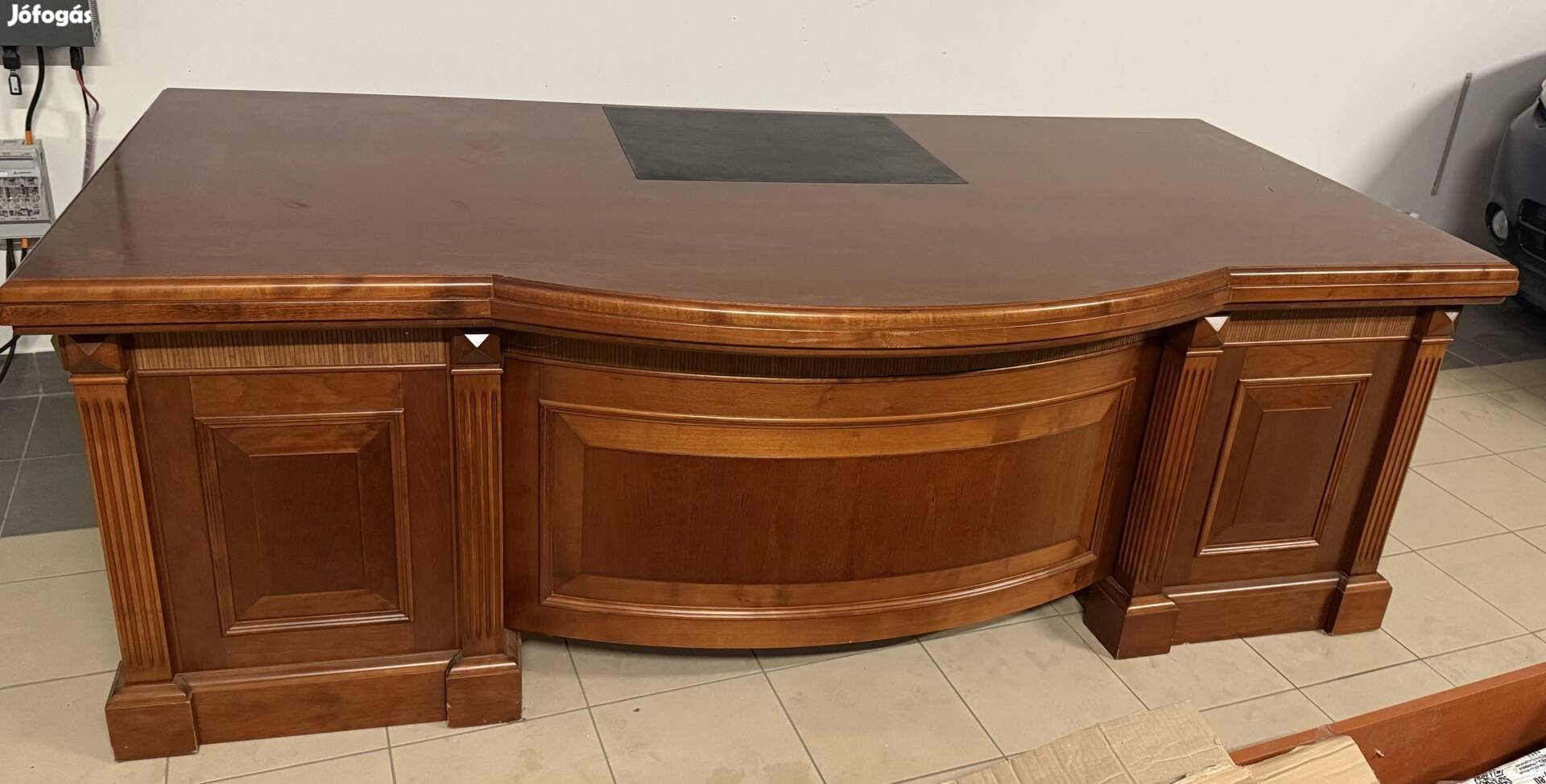Tömör diófa dolgozóasztal íróasztal