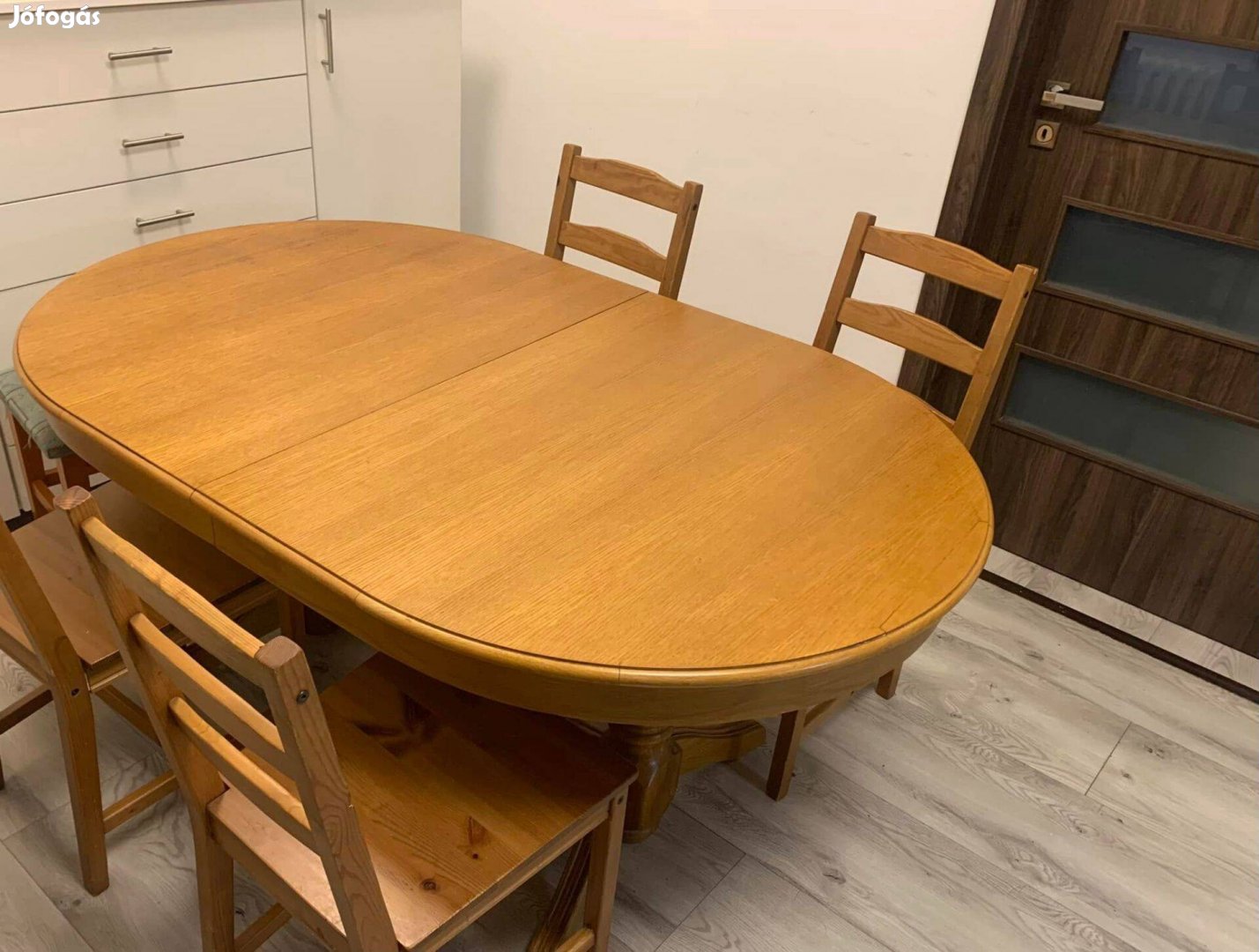 Tömör fa asztal- 4 szék