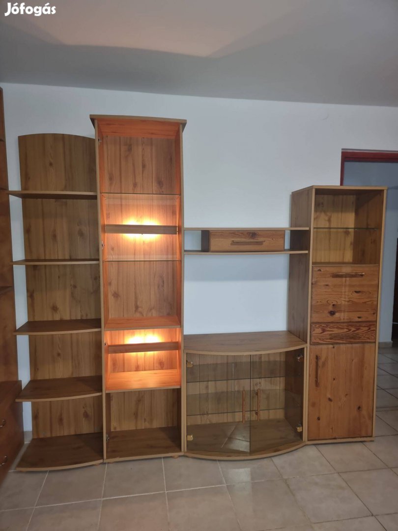 Tömör fenyő frontos szekrénysor