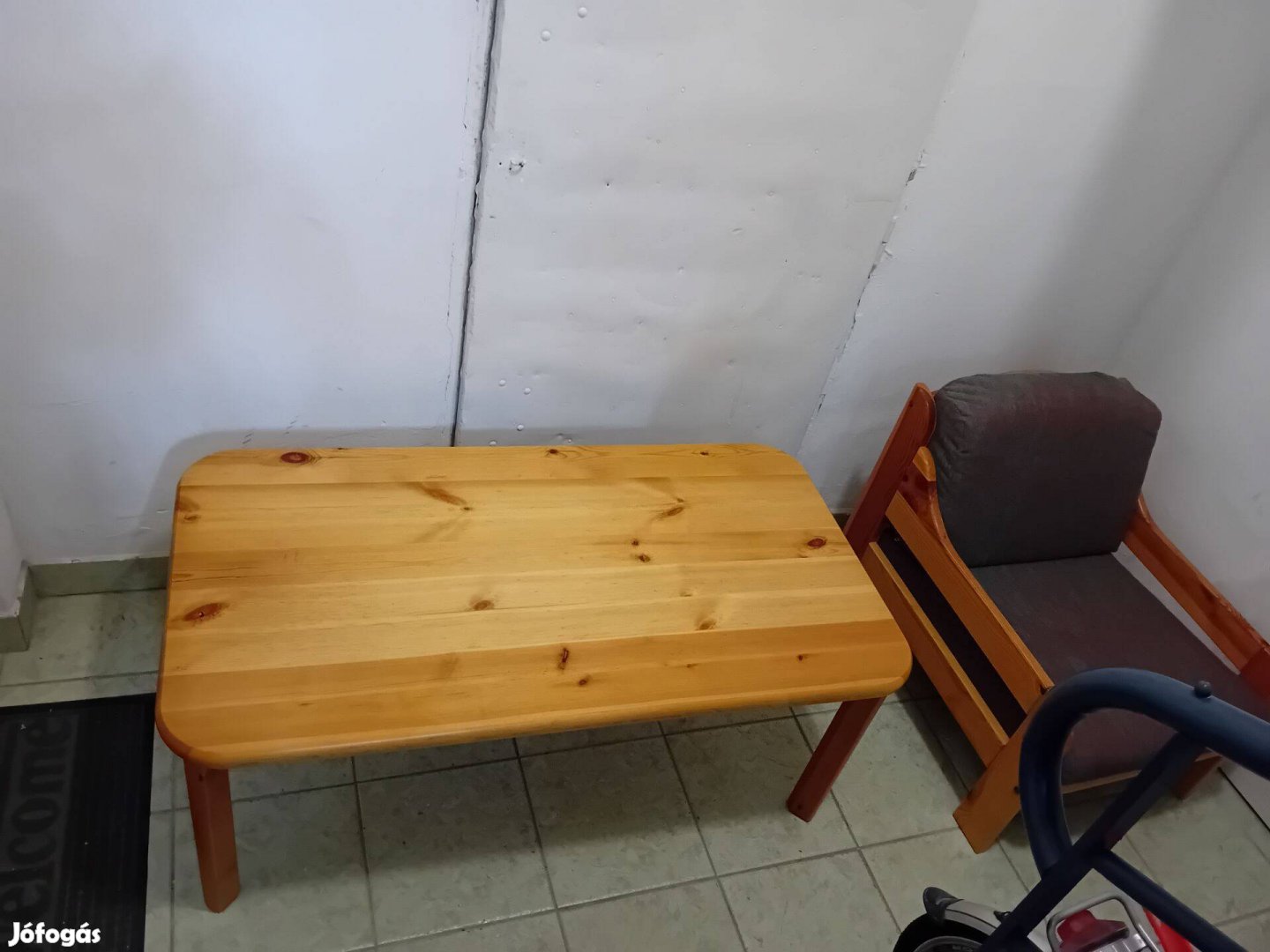 Tömör fenyő min.doh.aszt. + 2 fotel (Hird.tel.sz: 06302861976)