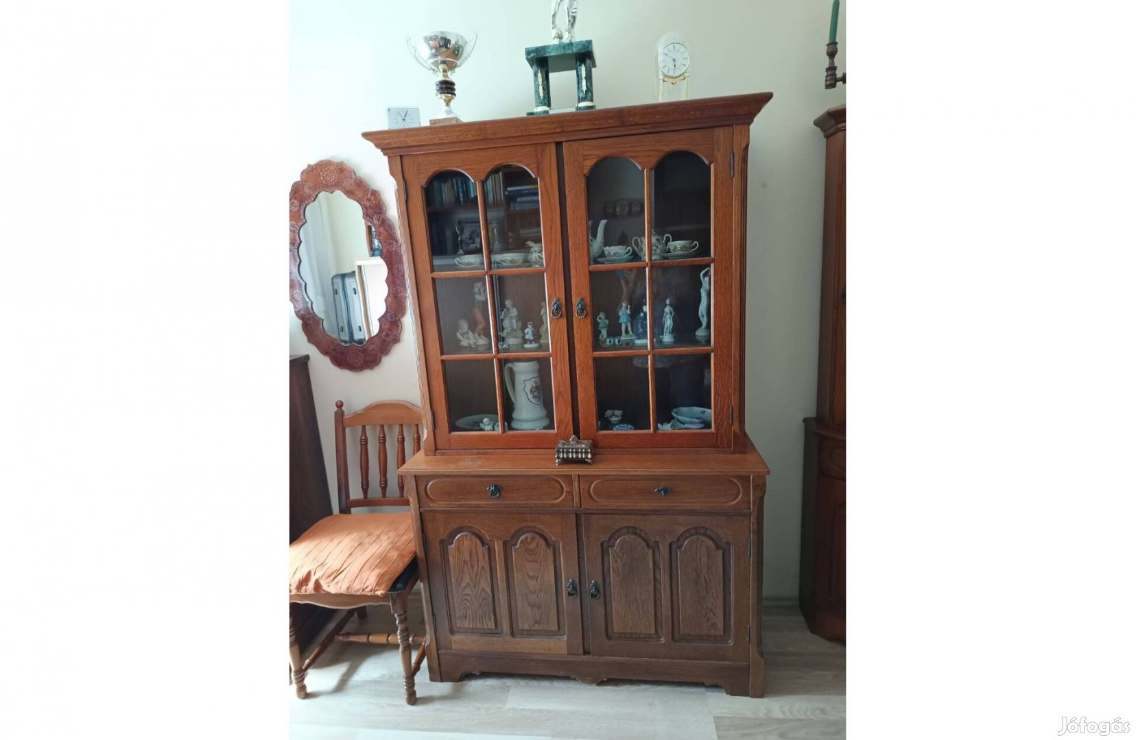 Tömör tölgy bútor garnitúra vitrin sarokszekrény írószekrény