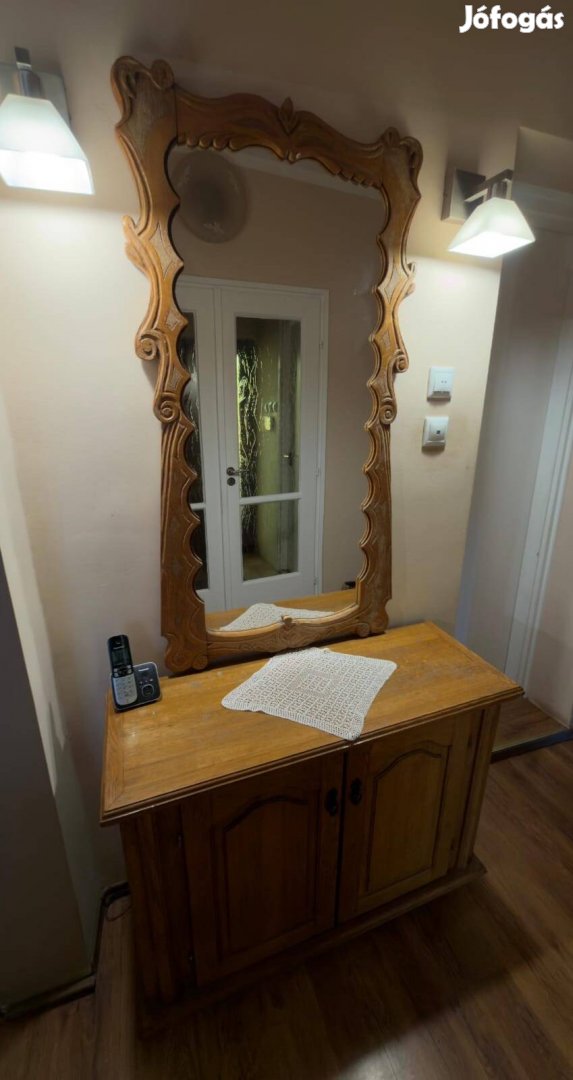 Tömör tölgyfa előszobabútor tükörrel elegáns, masszív darab