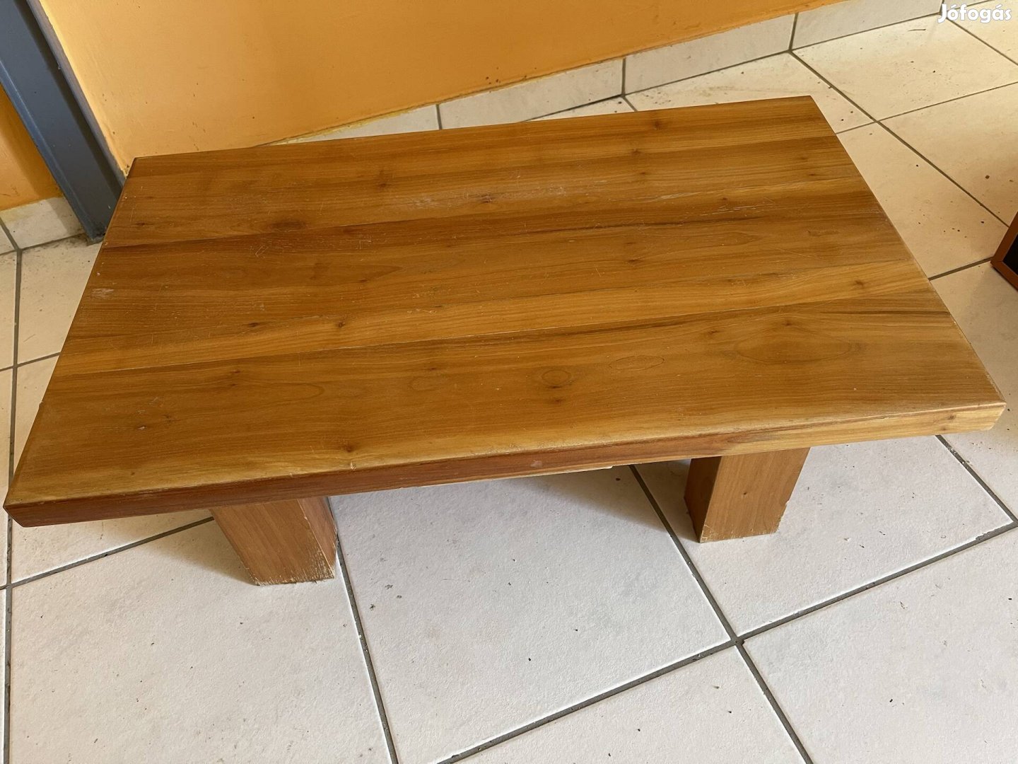 Tömör tölgyfa kis asztal