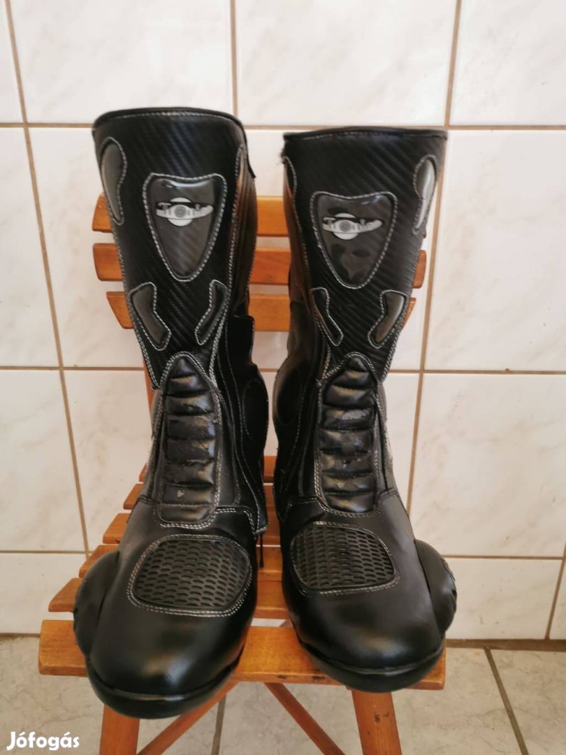 Tonic 43-as csizma eladó, Pár alkalmat használt. Bth 28cm