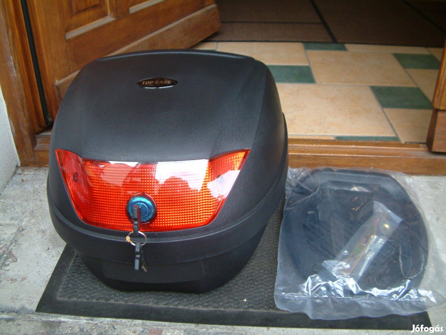 Top Case csomagtartó doboz túradoboz 28L