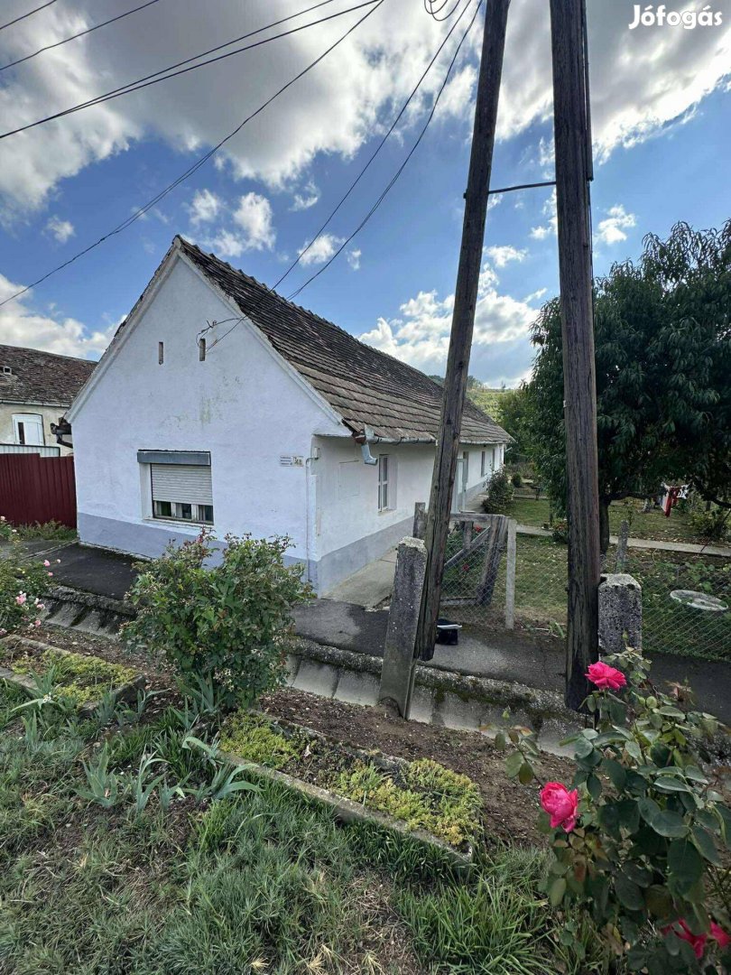 Tormáson autentikus parasztház eladó