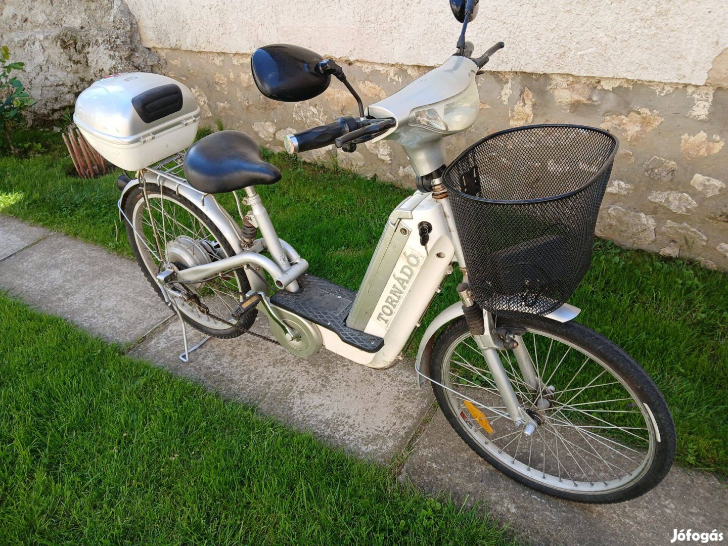 Tornádó elektromos kerékpár jó aksival eladó