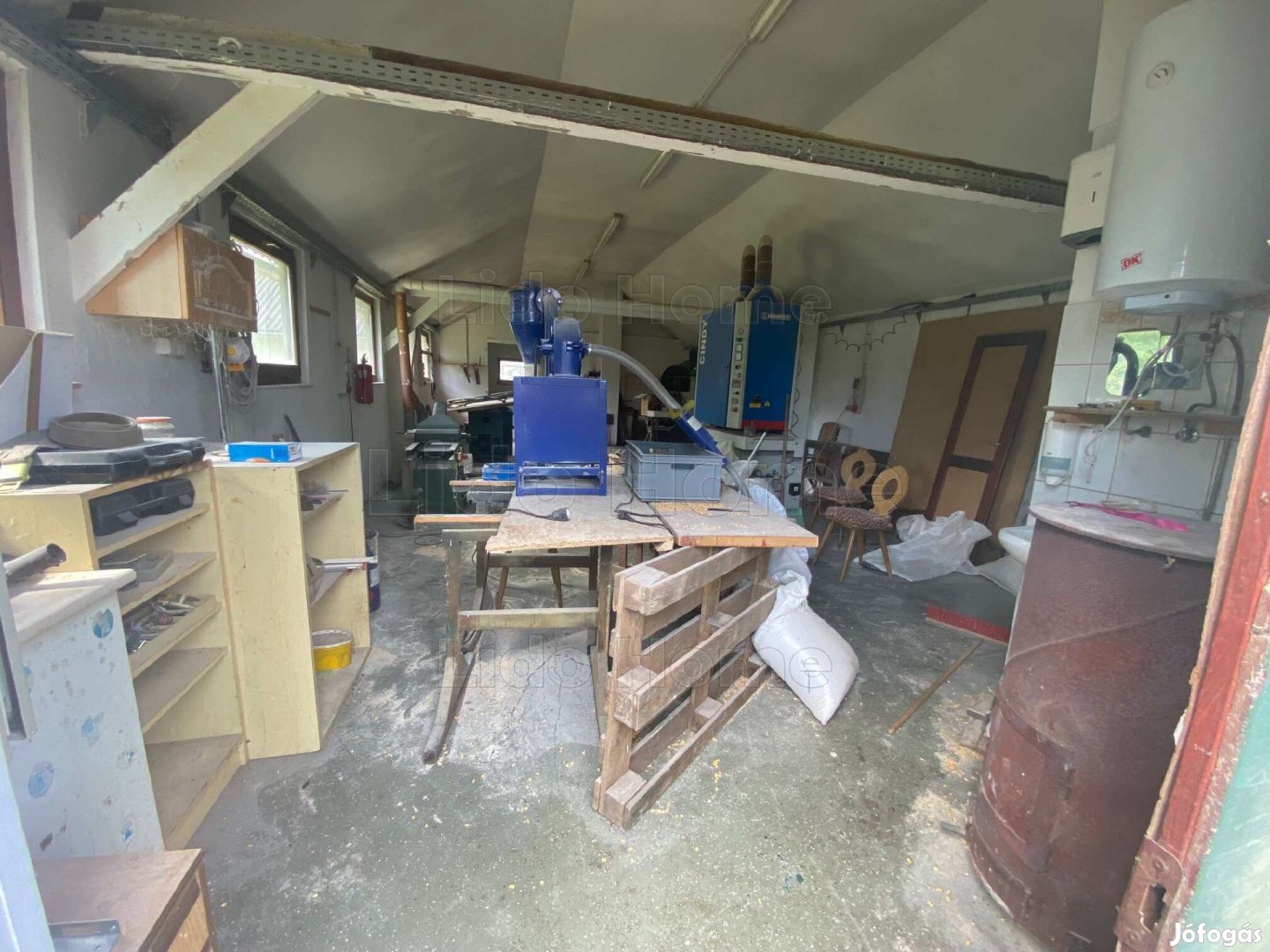 Tornyiszentmiklóson szlovén határ és az autópálya mellett