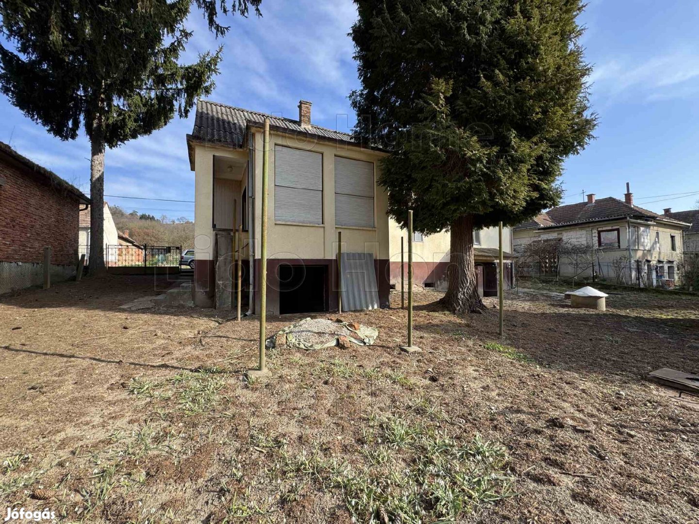 Tornyiszentmiklóson lehetőségekkel teli, nagy telkes