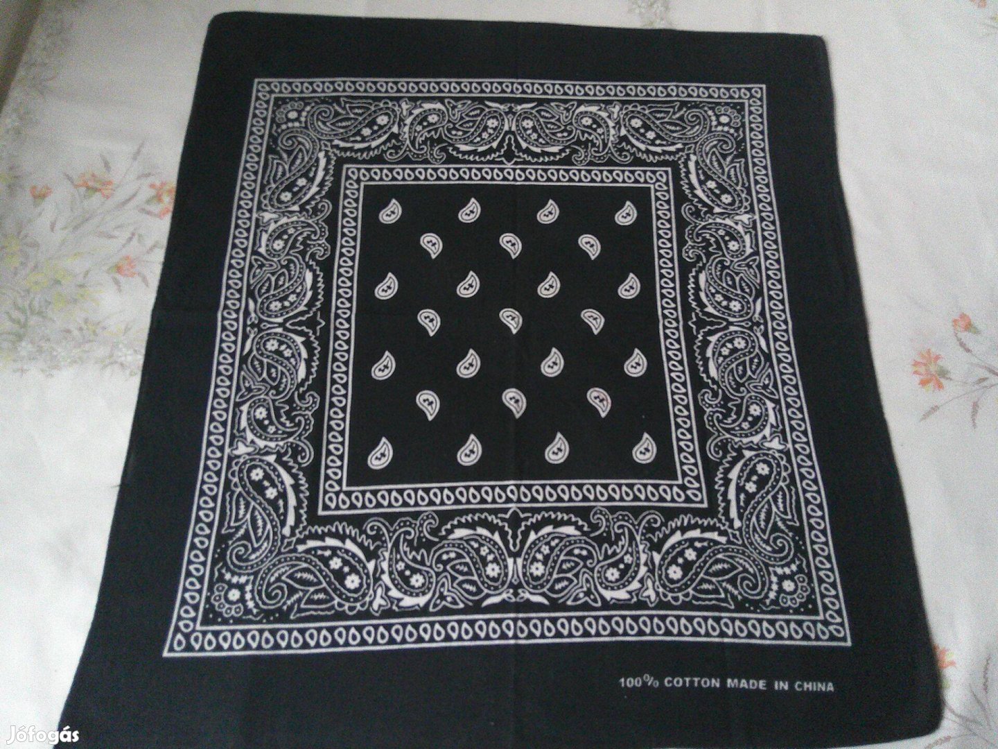 Török mintás fekete-fehér motoros kendő 100 pamut