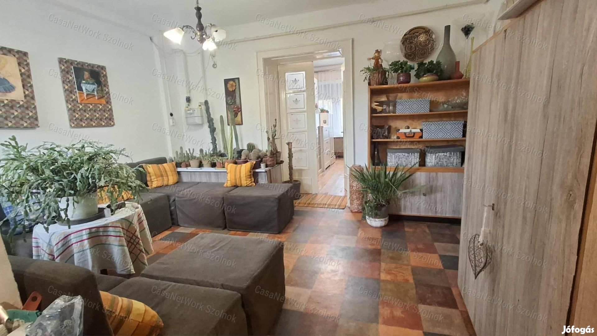 Törökszentmiklóson központhoz közeli 118 m2 es családi ház