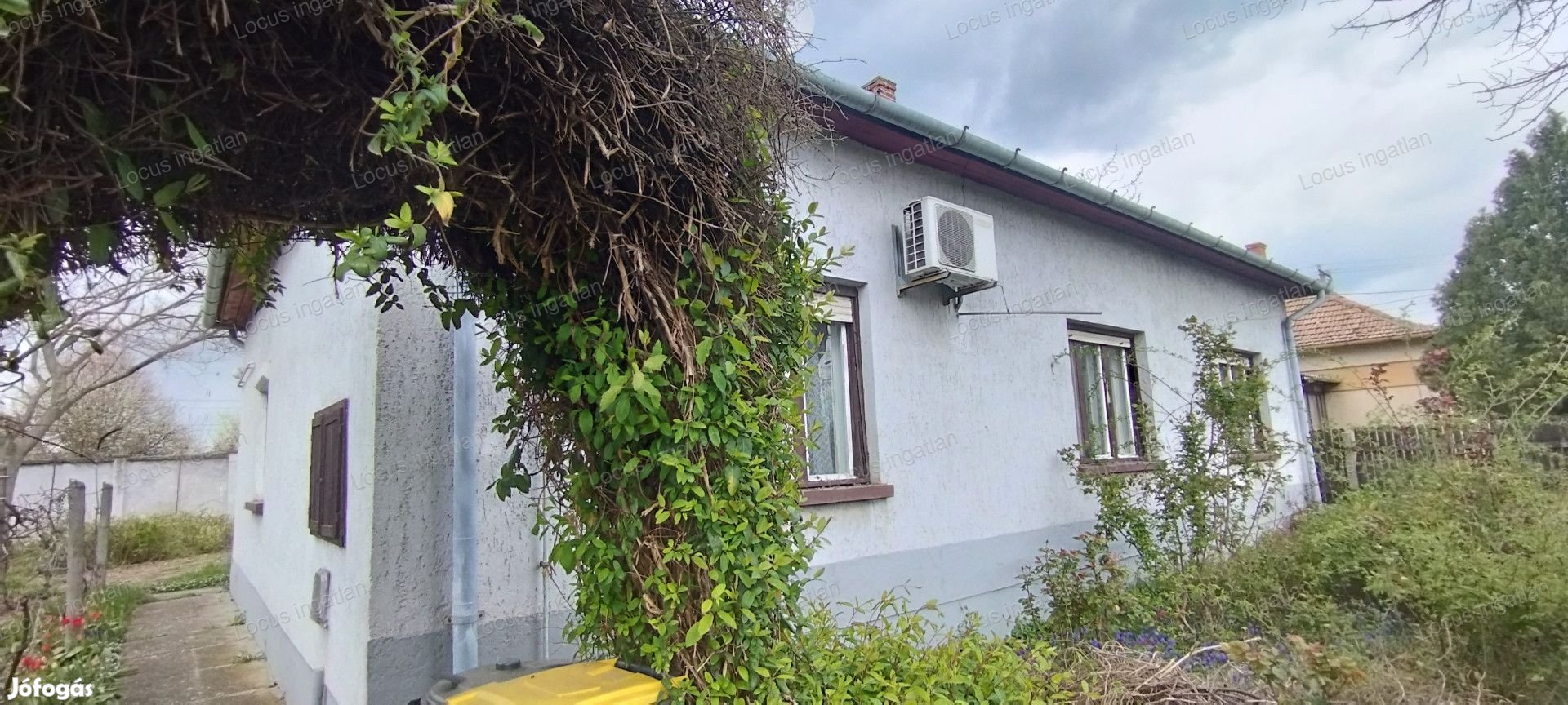 Törökszentmiklóson téglából épült 3 szobás családi ház eladó