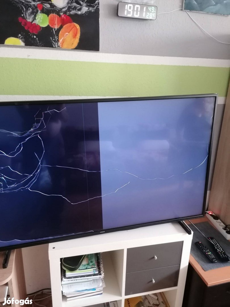 Törött kijelzős Hitachi TV