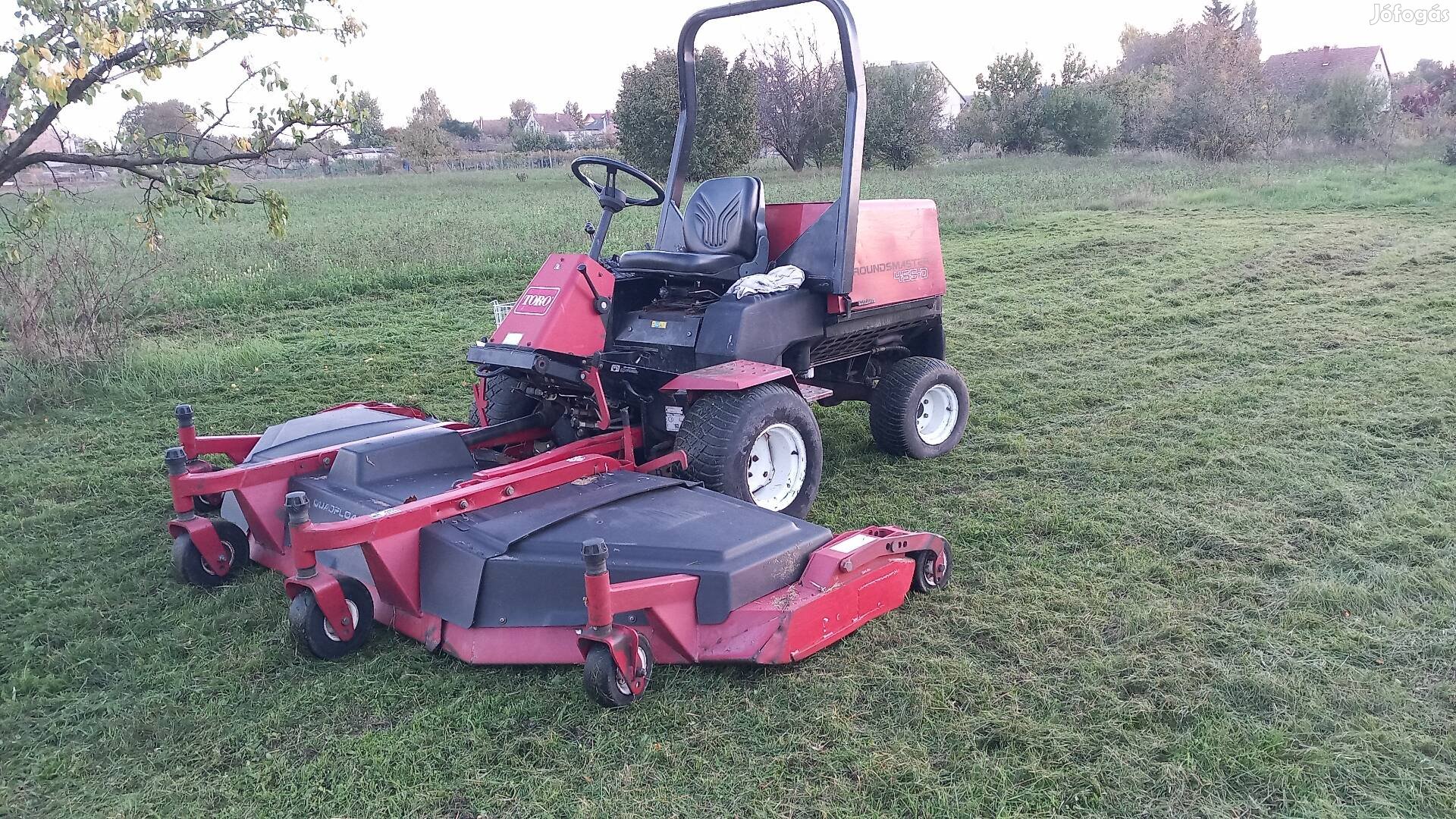 Torro 70 lóerős fűnyíró traktor