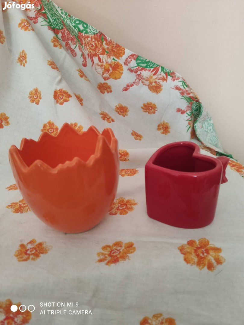 Tört tojás és szív bögre kerámia