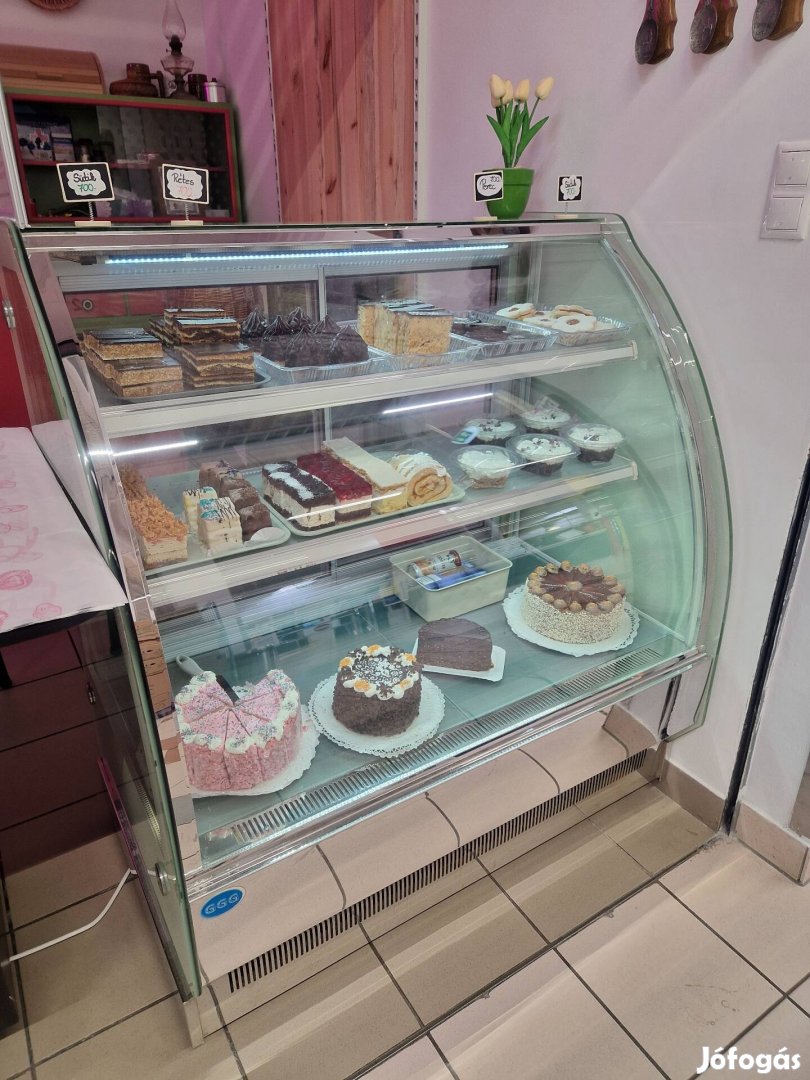 Torta és süti hűtő 