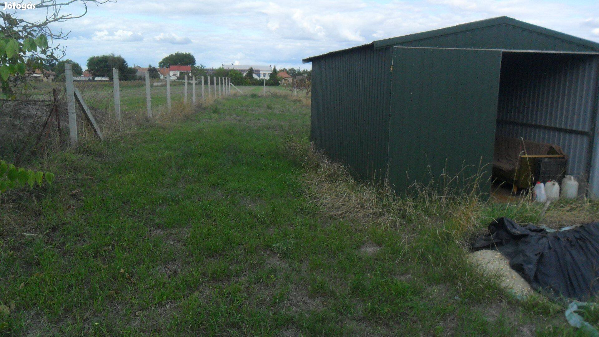 Törtel központ közeli telek eladó