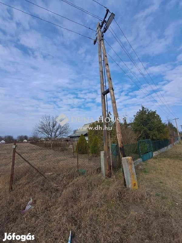 Törteli 1497 nm-es telek eladó