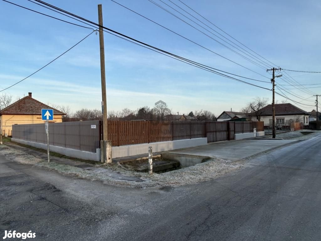 Törteli 431 nm-es telek eladó