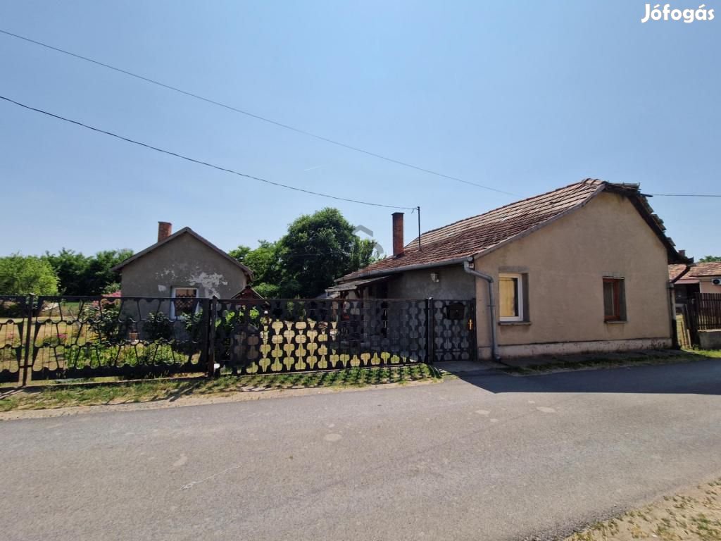 Törteli eladó 70 nm-es ház