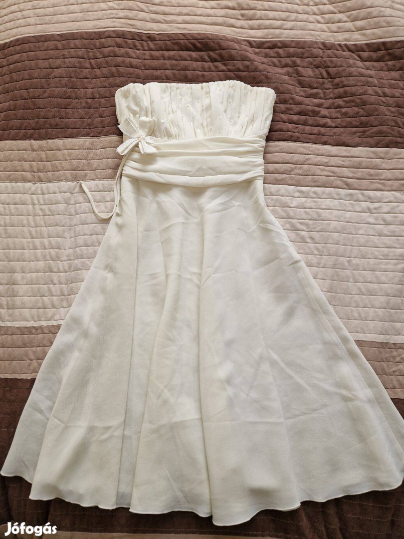 Törtfehér / világos vajszínű ujjatlan női alkalmi ruha M-es méret