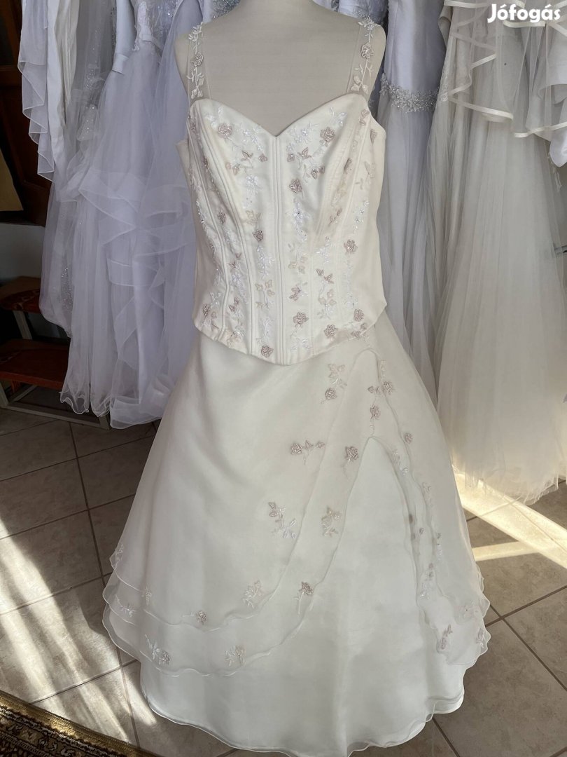 Törtfehér, molett esküvői ruha, menyasszonyi ruha eladó