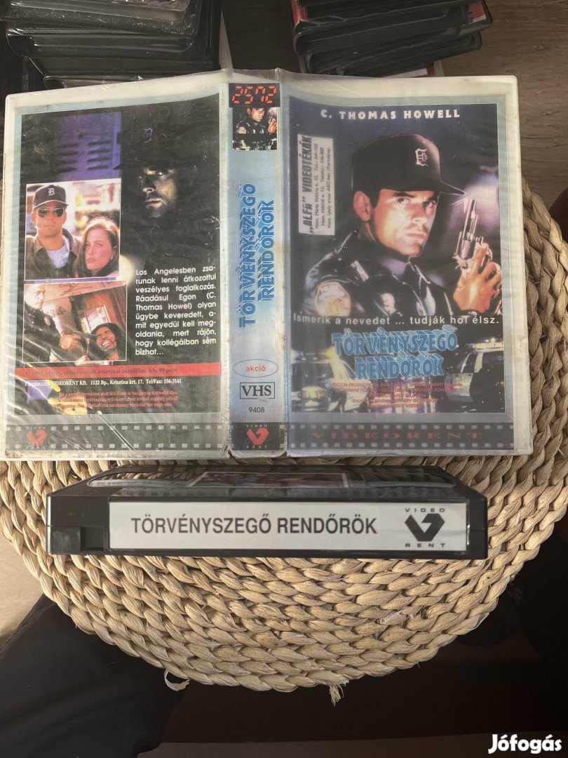 Törvényszegő rendőrök vhs 