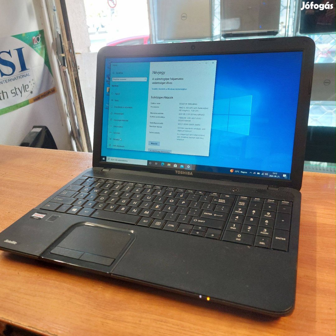 Toshiba 2 magos, webkamerás notebook 15.6"-os kijelzővel kiárusítás!!!