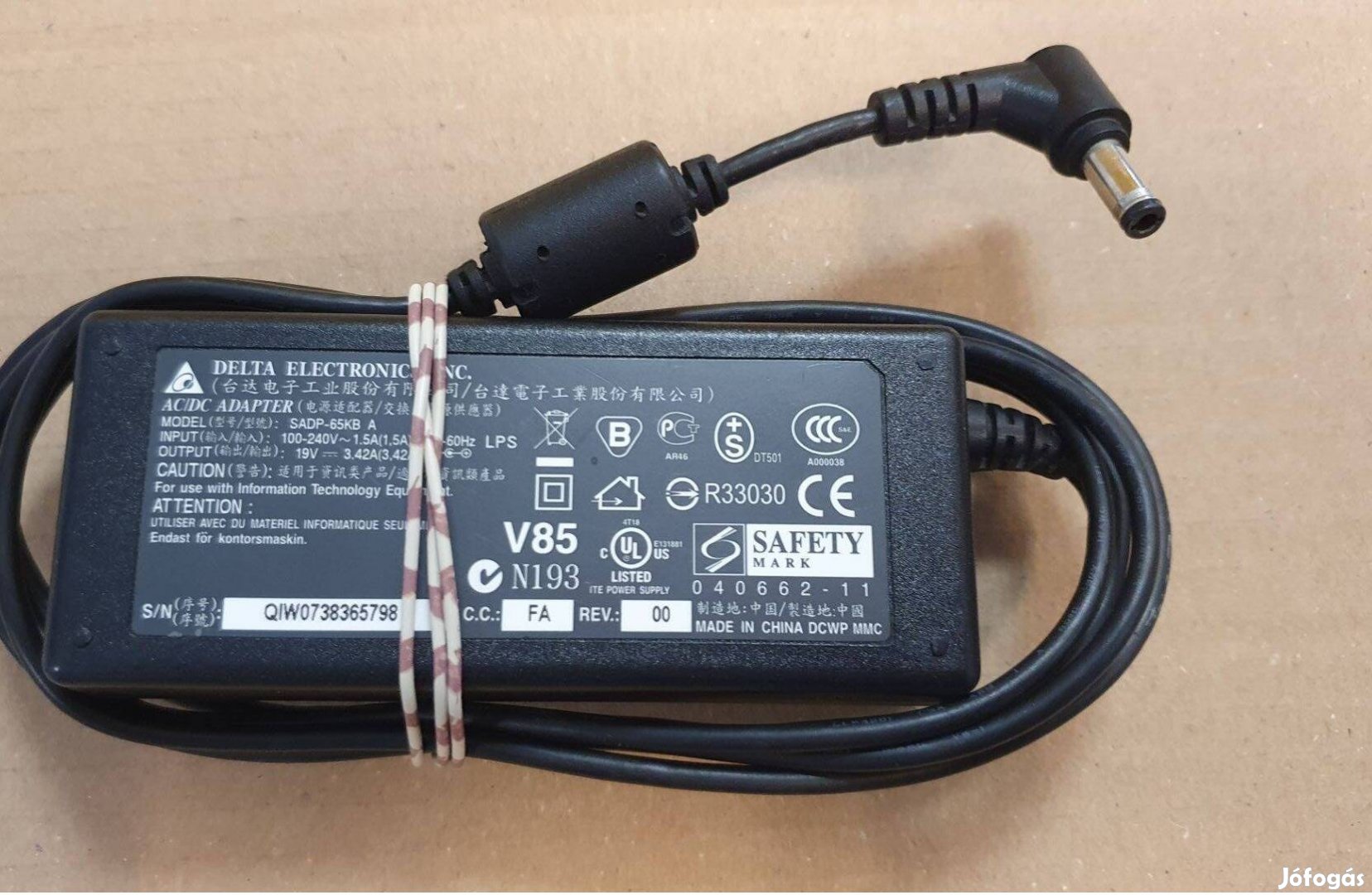 Toshiba Asus 19V 3,42A 65W Laptop notebook töltő adapter tápegység