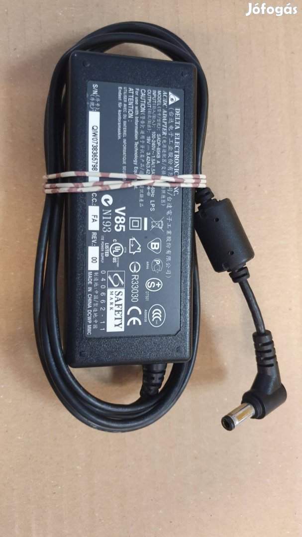 Toshiba Asus 19V 3,42A 65W Laptop notebook töltő adapter tápegység