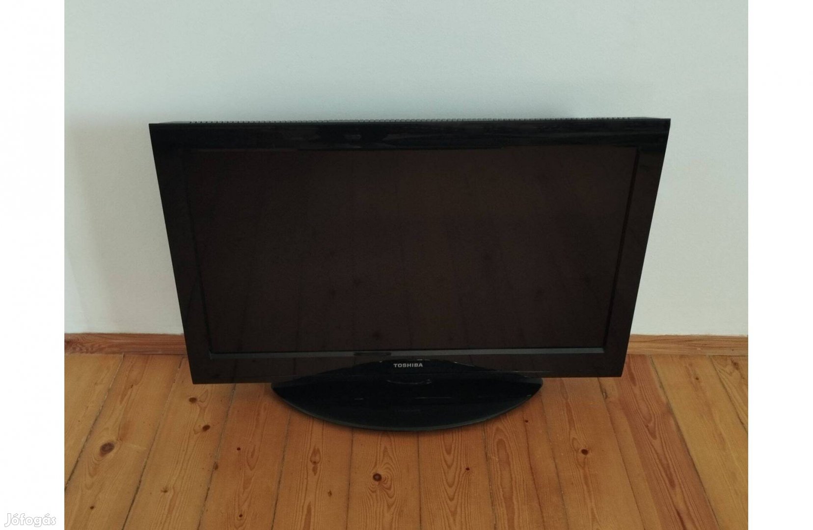 Toshiba LCD TV 32" 81,3 cm síkképernyős Full HD