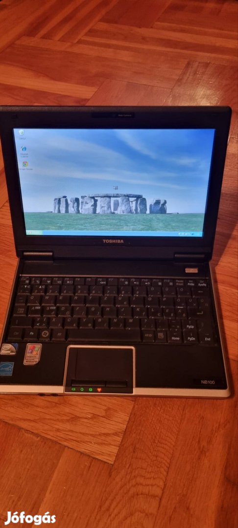 Toshiba NB100 notebook 8.9" Intel atom 1.6 ghz 