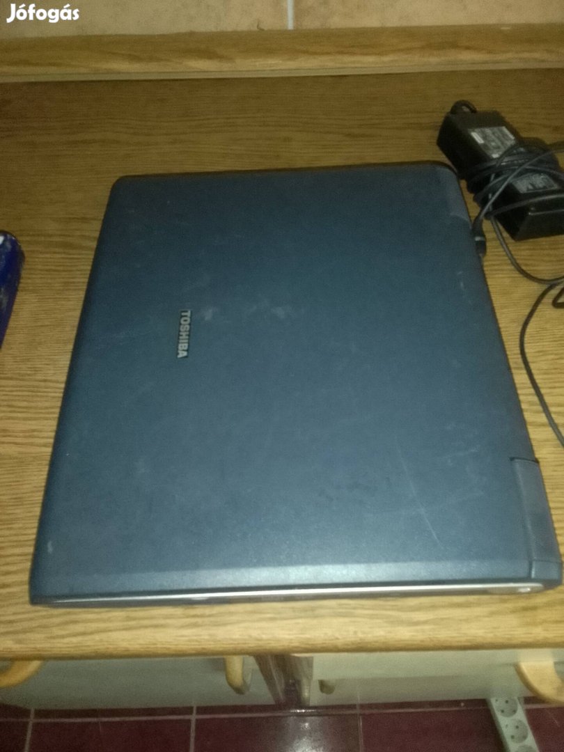 Toshiba SP2100 Intel Pentium 4 laptop 1.44 fdd dvd gyári töltő 