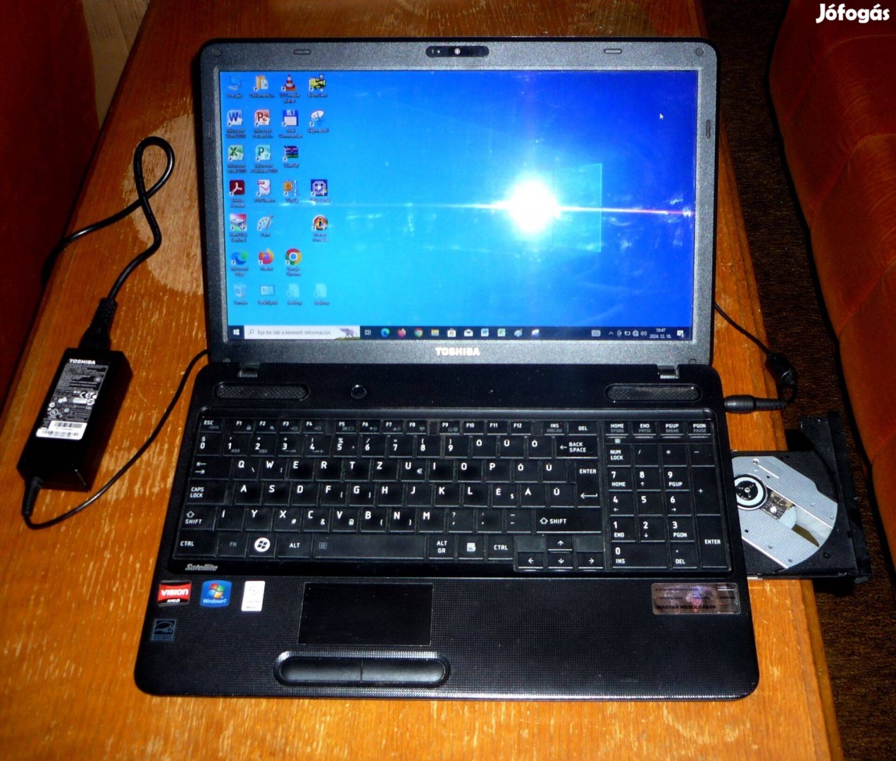 Toshiba Satellite C650D-108 (P320-3GB-250GB) újszerű, jól működik!