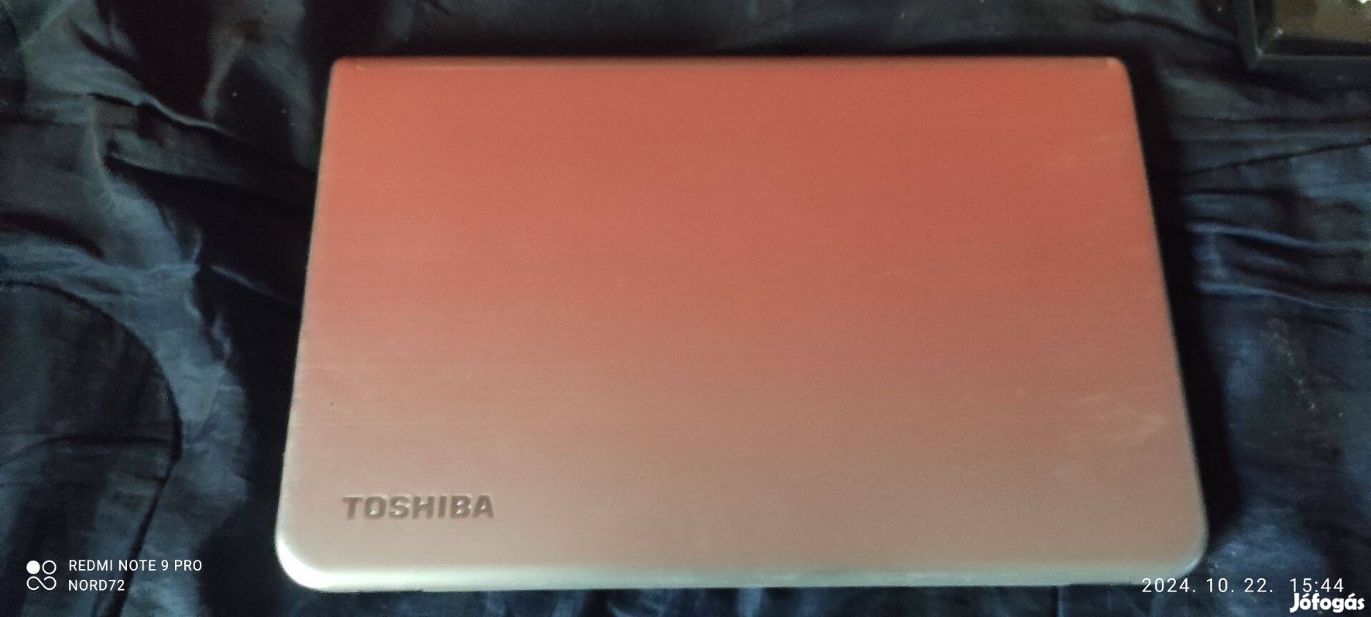 Toshiba notebook i3 4000u