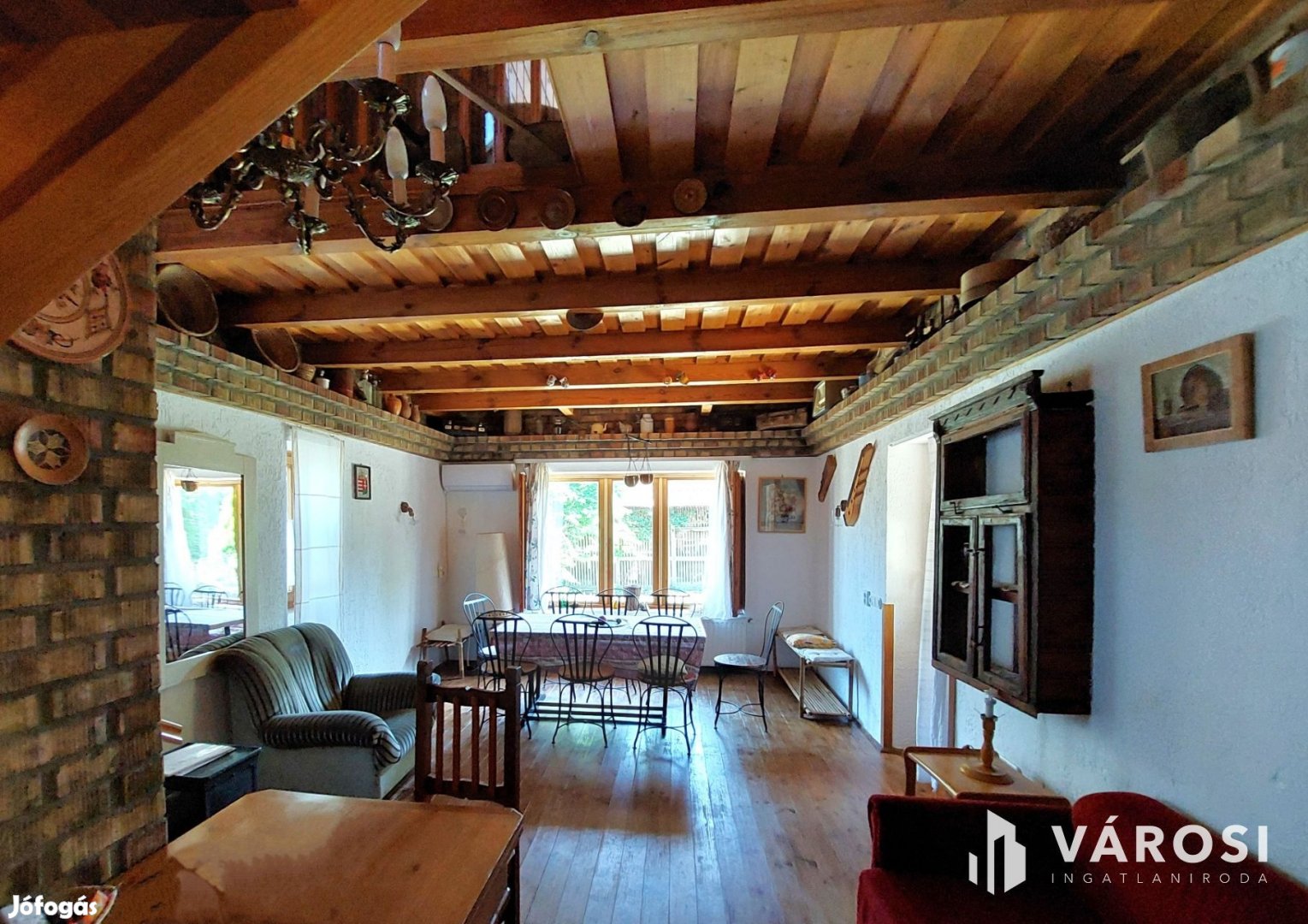 Toszkán hangulatú VíZPARTI HÁZ fürdőövezetben, napelemekkel