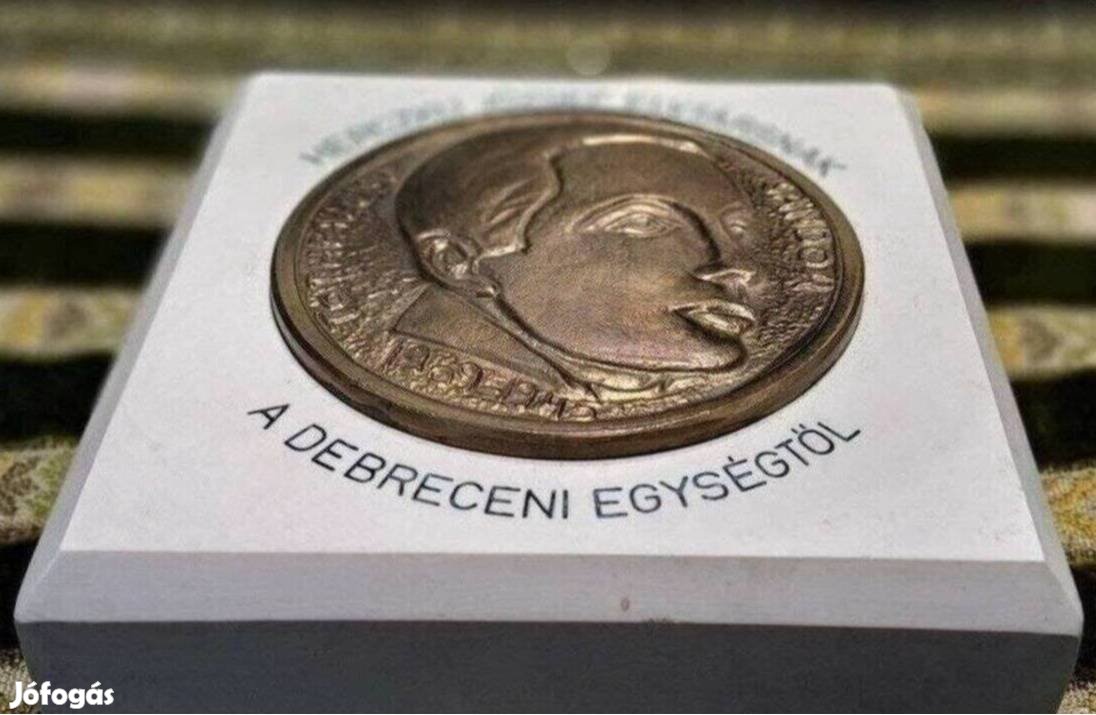 Tóthfalusi Sándor plakett