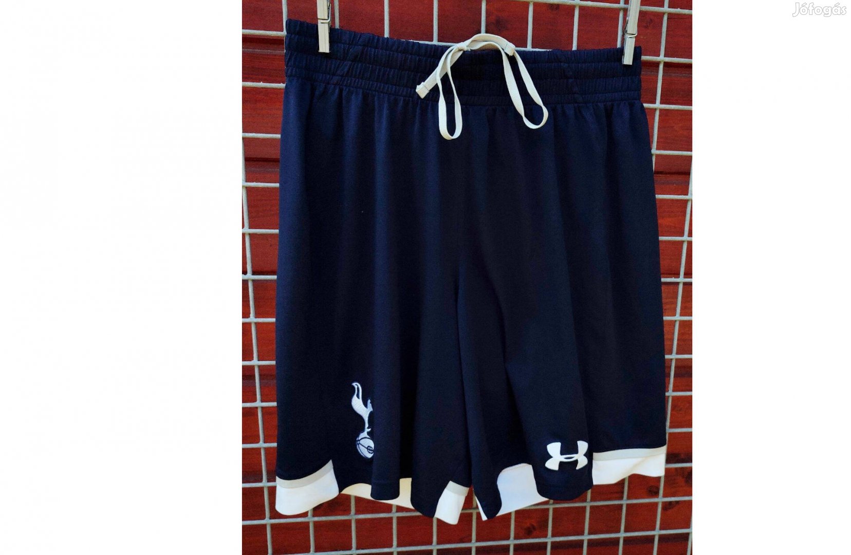 Tottenham Hotspur eredeti Under Armour rövid nadrág (L-es)