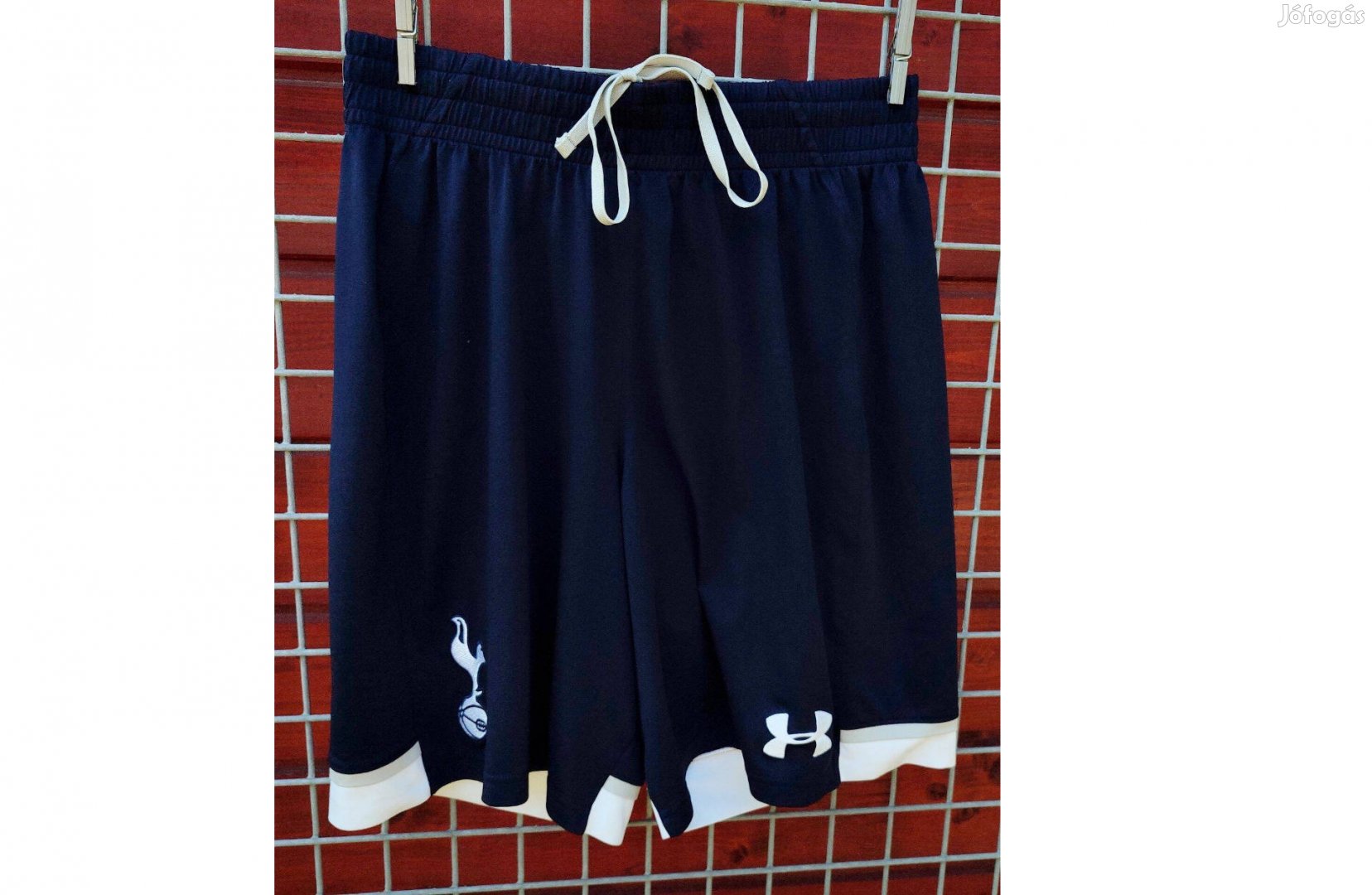 Tottenham Hotspur sötétkék eredeti Under Armour rövid nadrág (L)