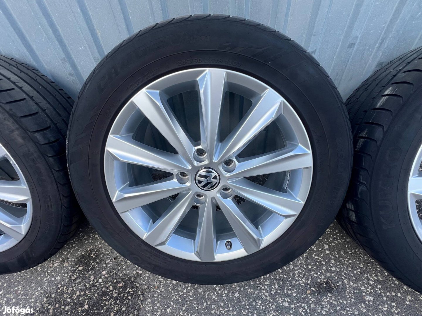 Touareg 7P gyári felni nyári gumival 265/50R19