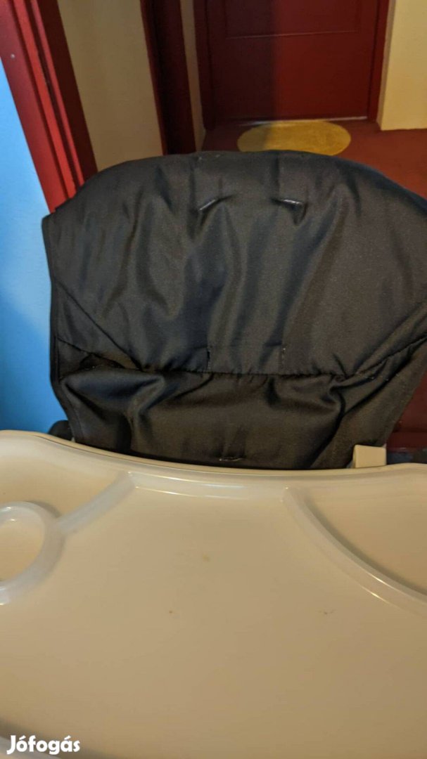 Touragoo műanyag etetőszék