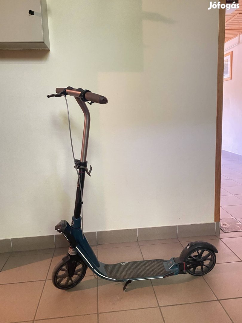Town 9EF Petrol Kék Roller