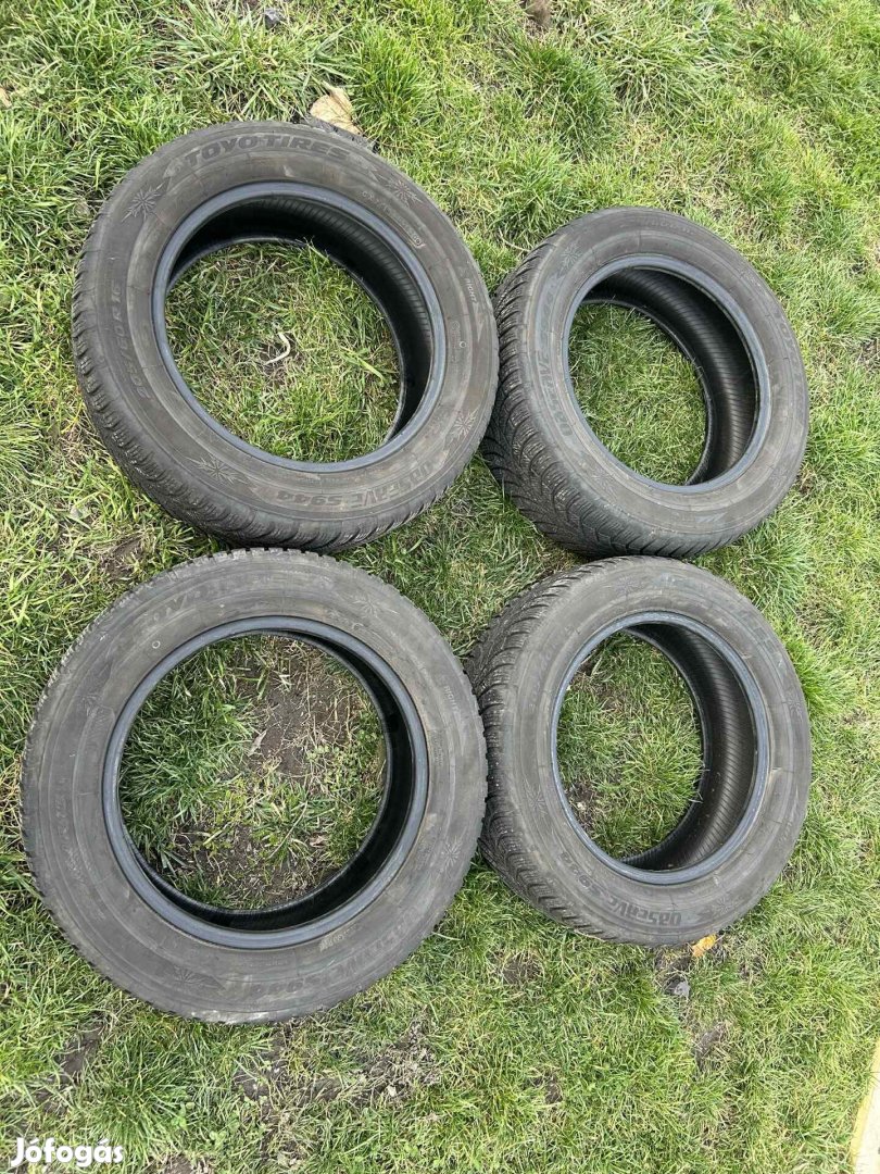 Toyo 205/60 R16 téligumi garnitúra