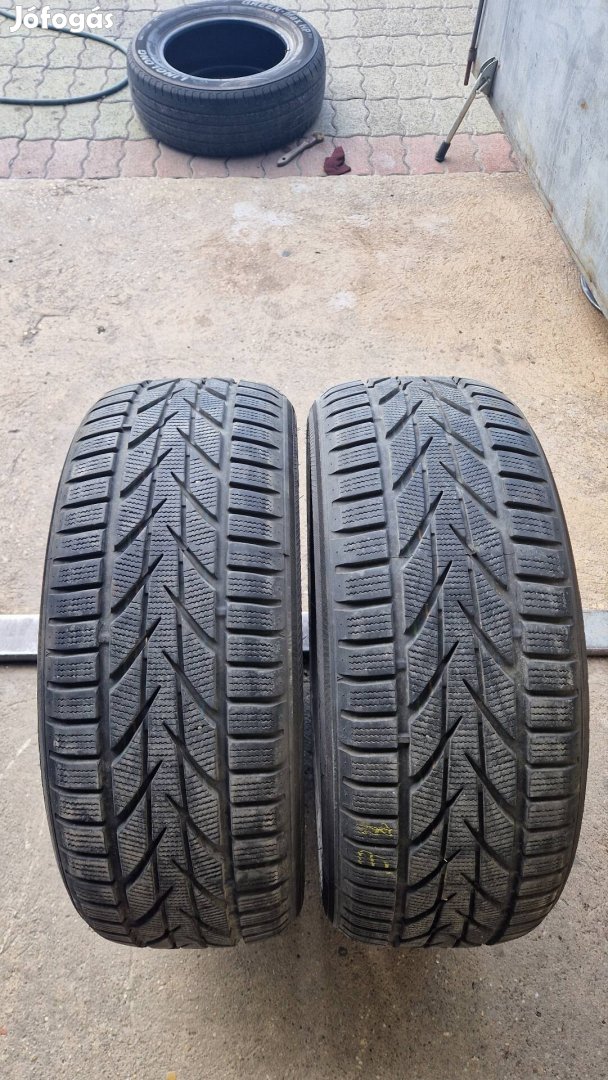 Toyo 215/50R18