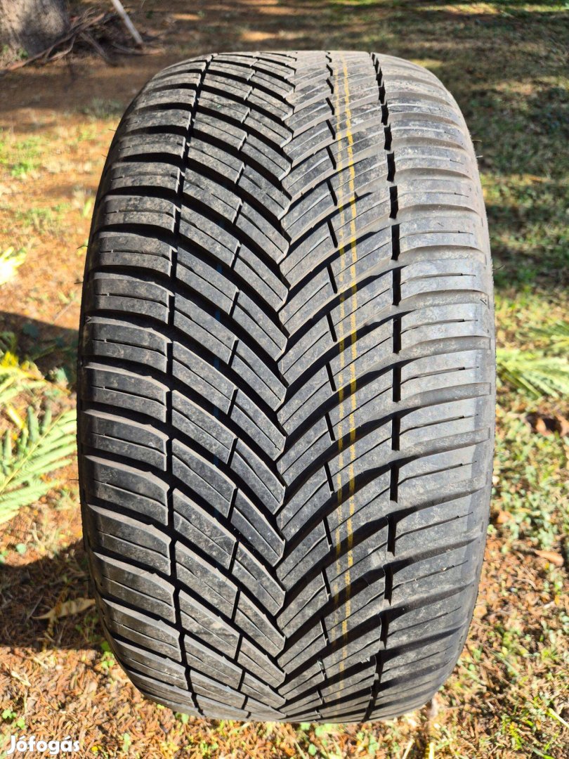 Toyo Celsius Téli gumi 245/40 R18
