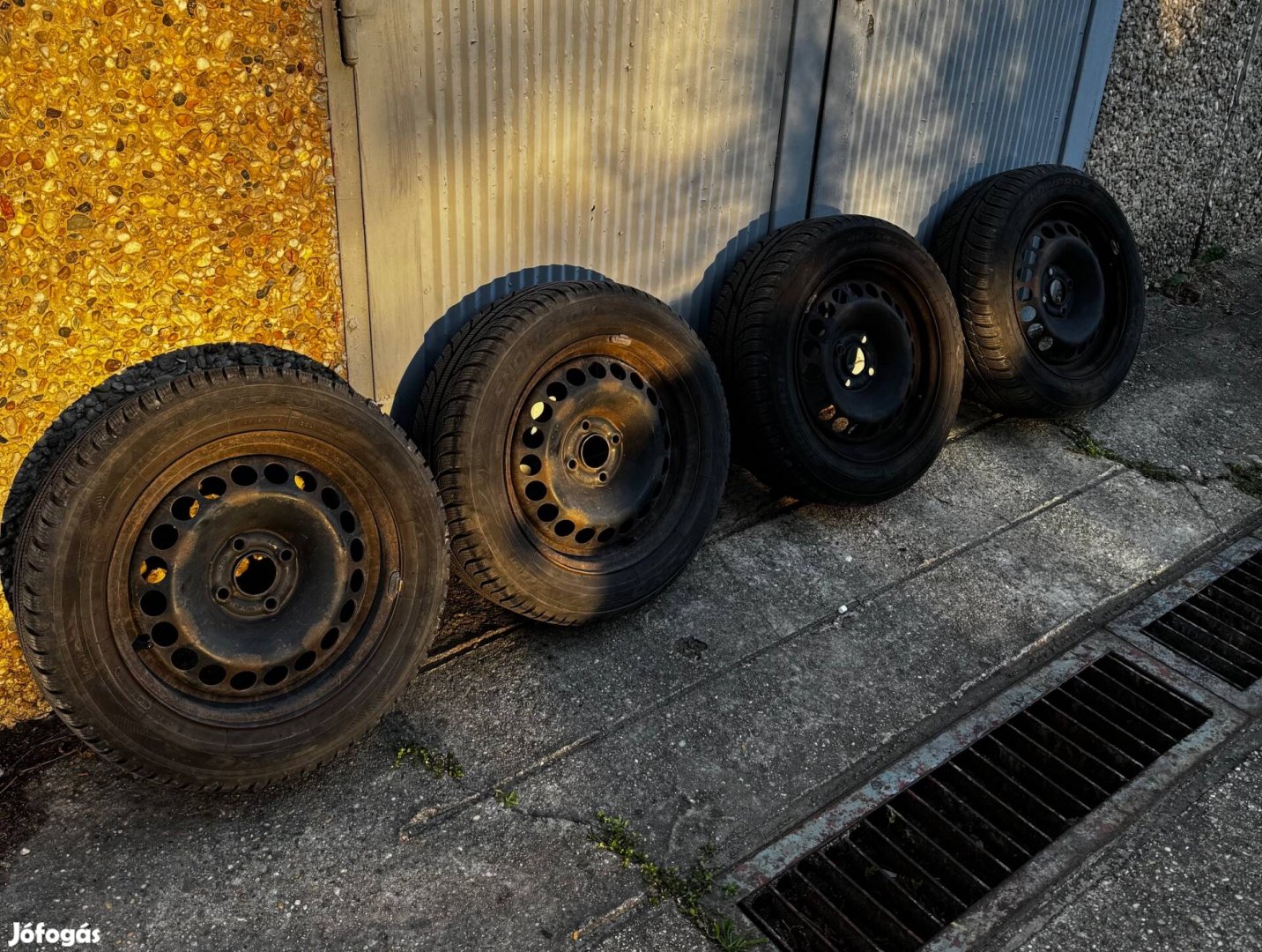 Toyo snowprox 185/60 R15 téligumi + lemezfelni