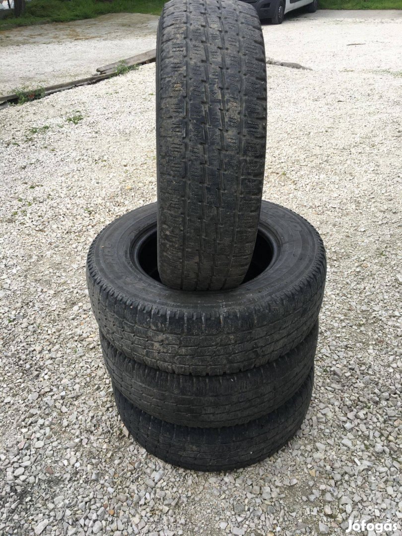 Toyo téli gumi 215/70 R15C