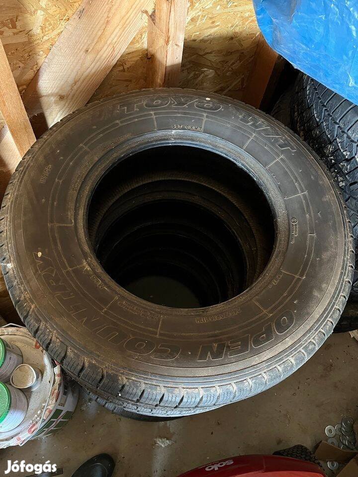 Toyo téli gumi szett 245/70R16